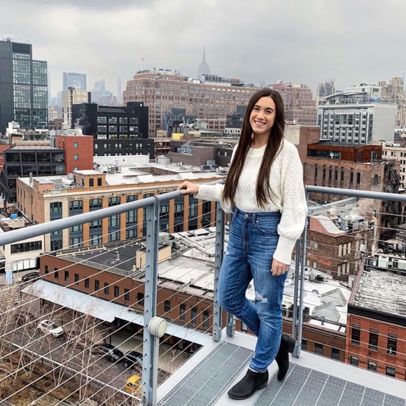Meet Your Posher, Erica